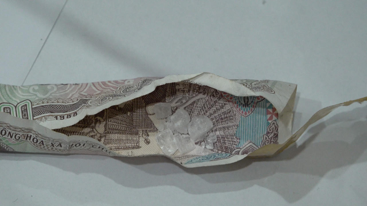 Cảnh sát đột kích bắt quả tang 20 người sử dụng ma túy ở Đà Lạt