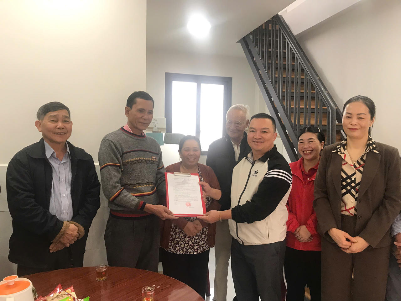 Bàn giao nhà đại đoàn kết cho hộ gia đình có hoàn cảnh đặc biệt khó khăn ở Đà Lạt