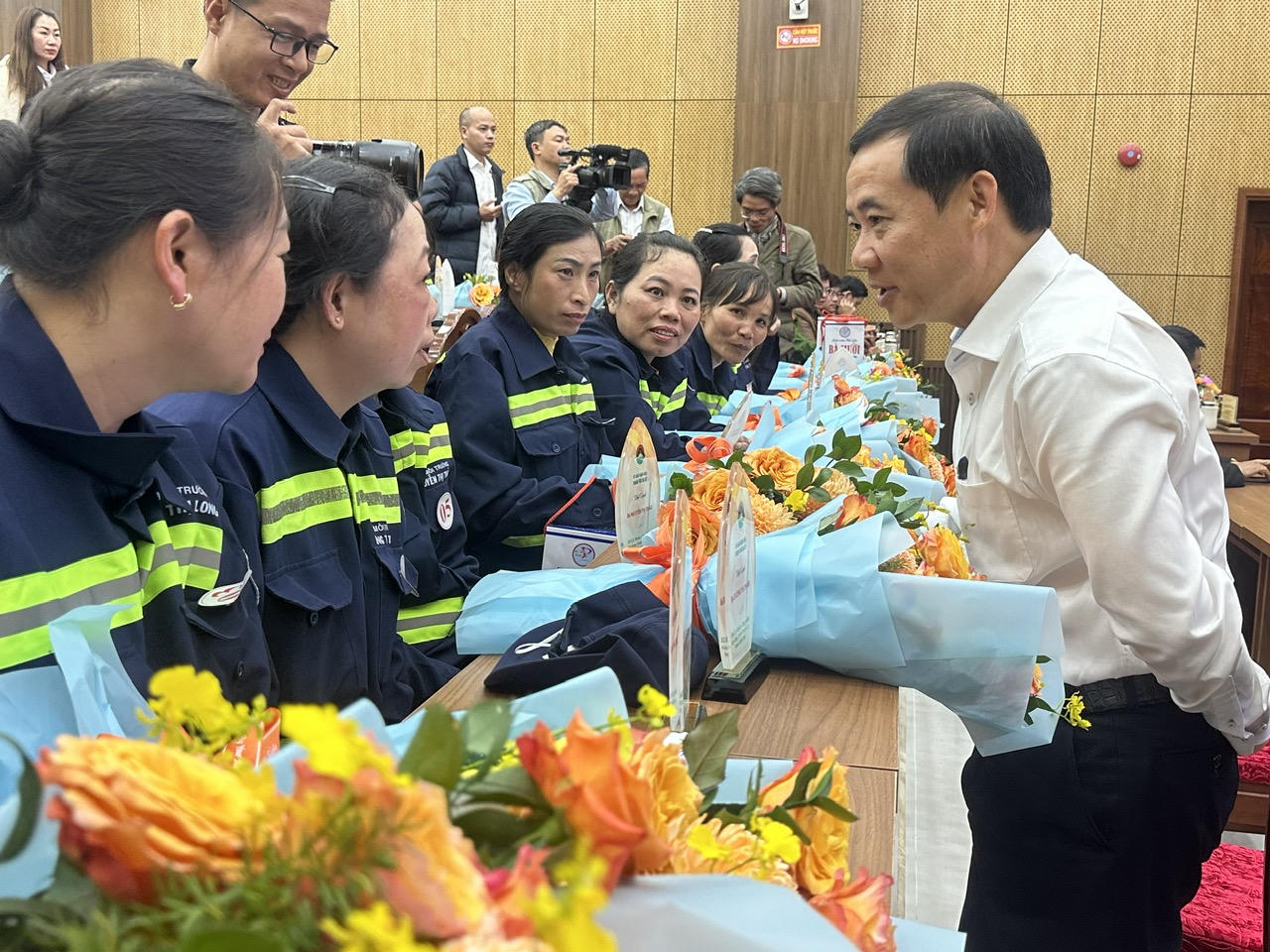 Tôn vinh hơn 180 công nhân môi trường có nhiều cống hiến xây dựng thành phố Đà Lạt 