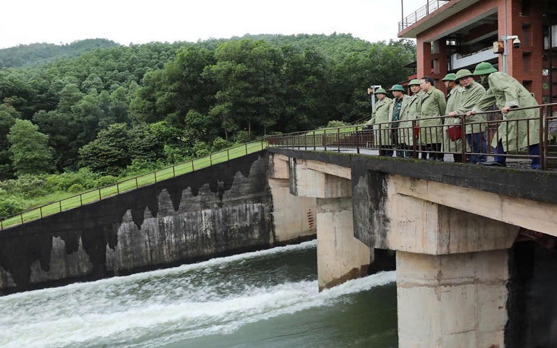 Bão quần thảo đồng bằng Bắc Bộ, 4 người tử vong, 6 người mất tích