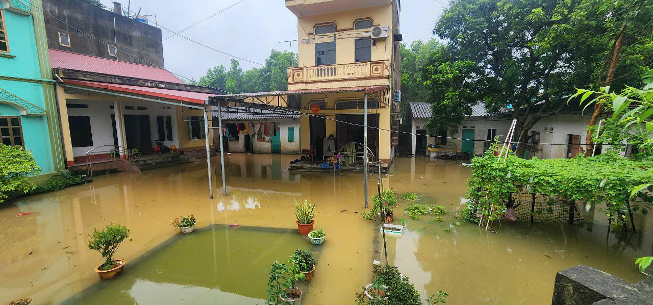 Ngập sâu nhiều tuyến phố ở TP Thái Nguyên