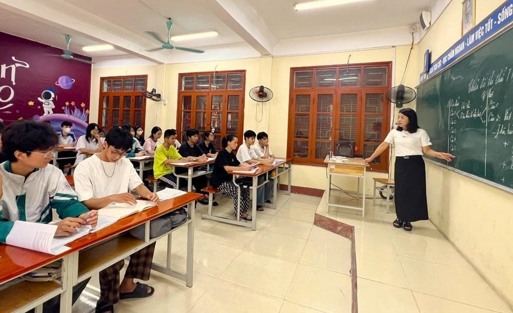 Hàng nghìn cán bộ coi thi được huy động ở mỗi tỉnh/thành, sẵn sàng cho kỳ thi tốt nghiệp THPT 