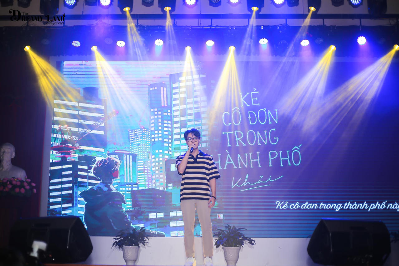 Tân sinh viên trường báo khám phá “xứ sở thần tiên” sôi động tại “Spotlight 2023 - The Dreamy Land”