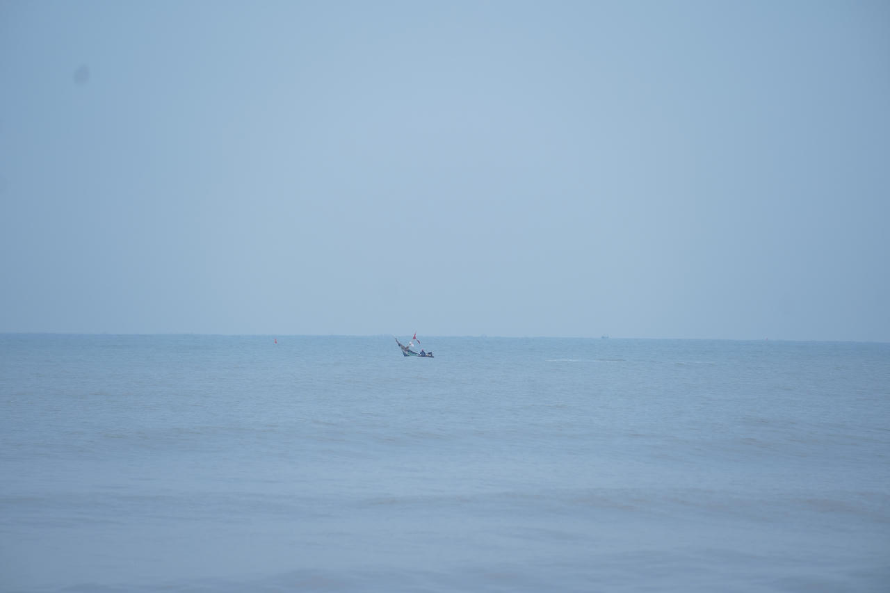 Ngư dân cơ cực bám biển mưu sinh giữa thời tiết giá rét