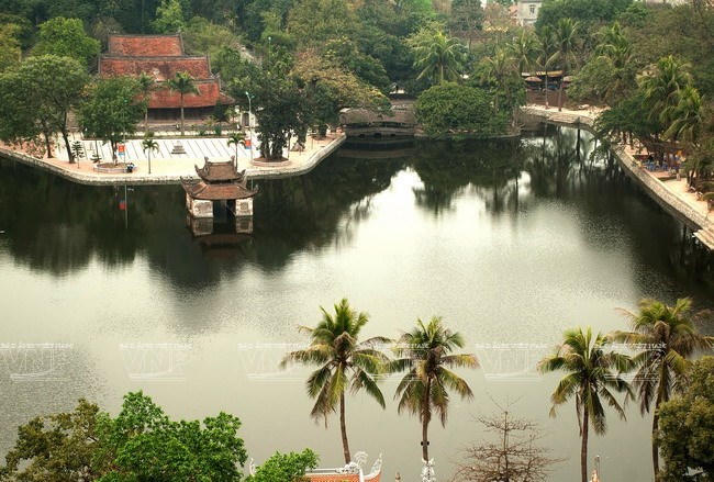 Hà Nội đã ôm trọn ”vùng địa linh nhân kiệt”