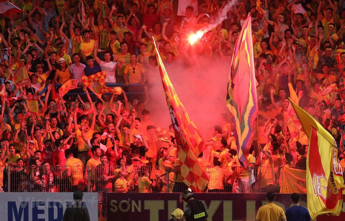 Lãnh đạo VFF: Sẽ phạt nghiêm BTC sân Hàng Đẫy và CLB Nam Định