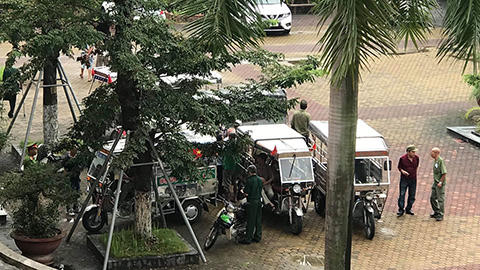 Người mua online bức xúc vì kẹt mạng, xe thương binh lại 'vây' VFF 'đòi' vé