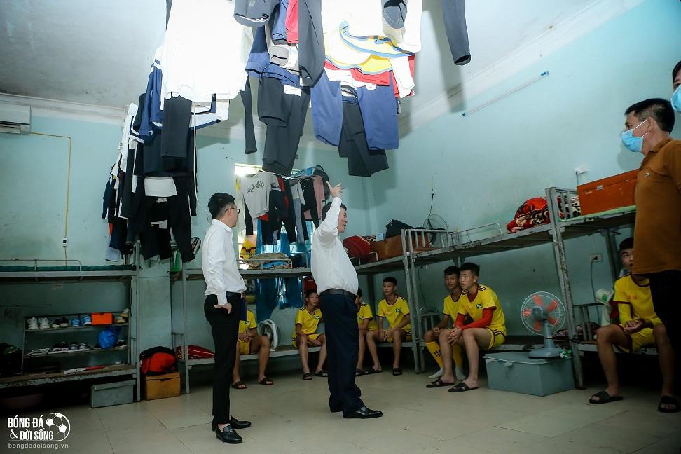  Bất ngờ 2 tài năng trẻ của SLNA chấn thương nặng bị lãng quên suốt 2 tháng 