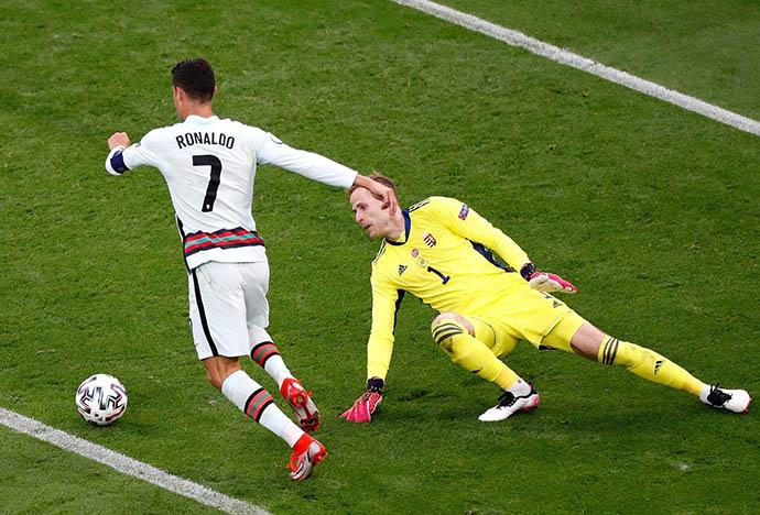 Cỗ xe tăng Đức bị 'chôn vùi' tại thánh địa 