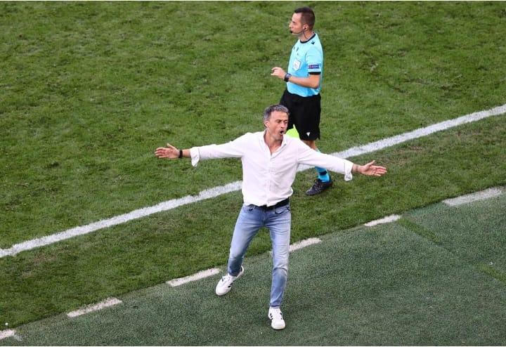  Hai “sát thủ” mặc sơ mi trắng 