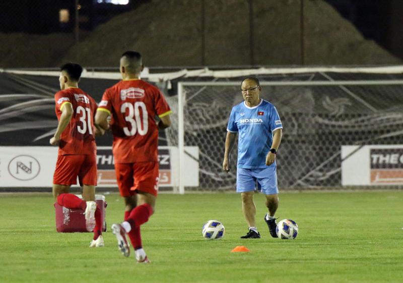 ĐT Việt Nam củng cố các bài tấn công, phòng ngự