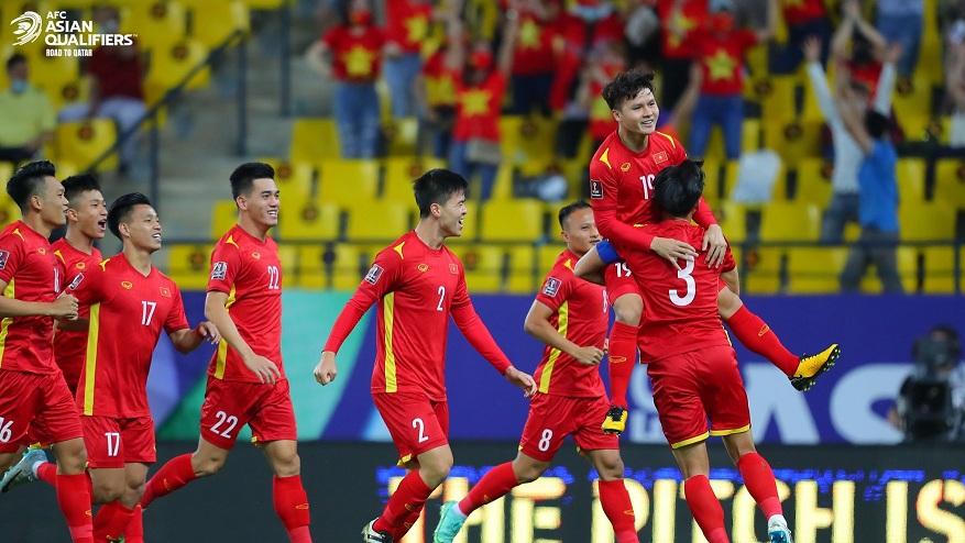 Chủ tịch nước gửi lẵng hoa chúc mừng đội tuyển Việt Nam