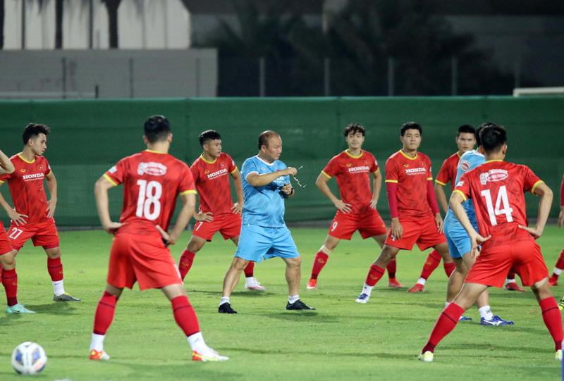 Ai sẽ lấp chỗ trống của Trọng Hoàng, Văn Hậu?