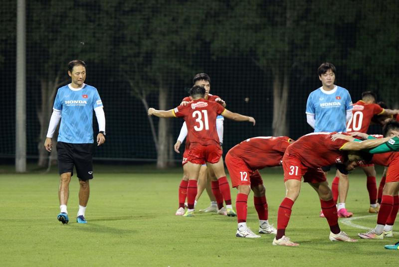 HLV Park Hang seo 'soi' U23 tập luyện