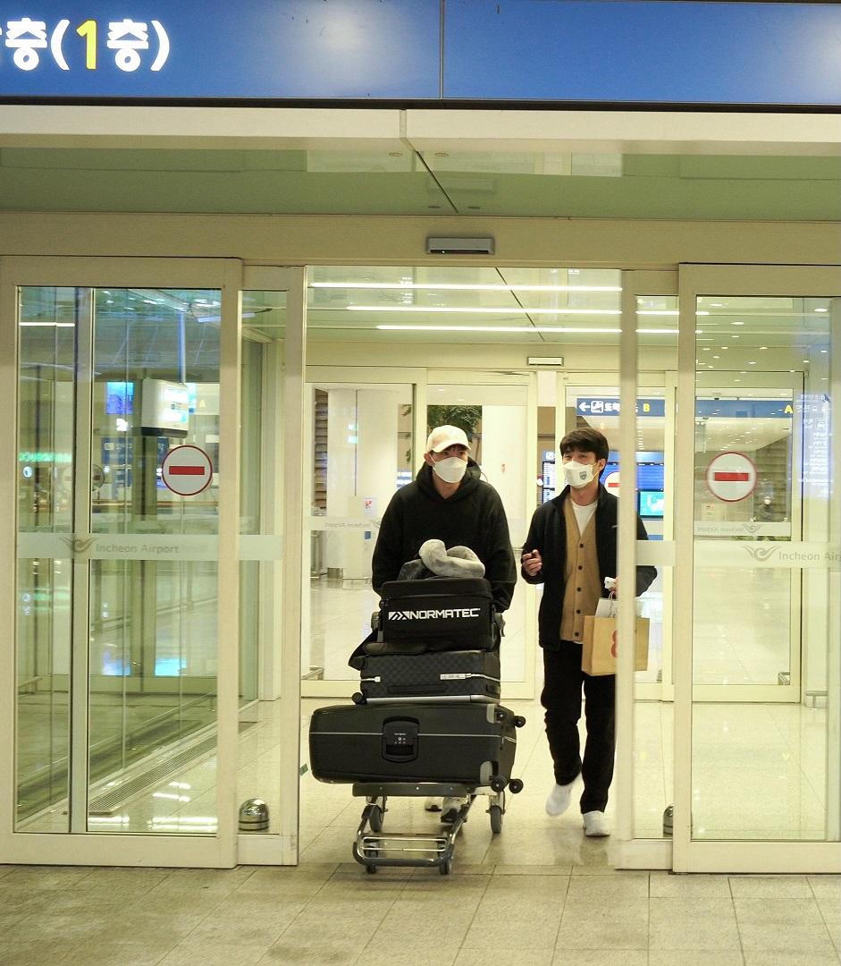 Hậu vệ Đoàn Văn Hậu đã tới Hàn Quốc 