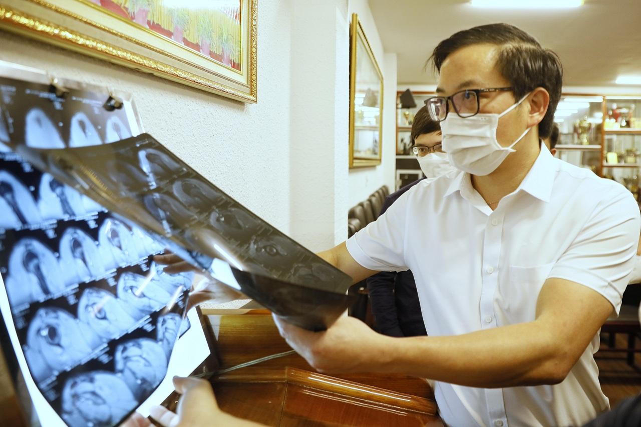 Thủ môn Văn Toản bị chấn thương cơ nhị đầu