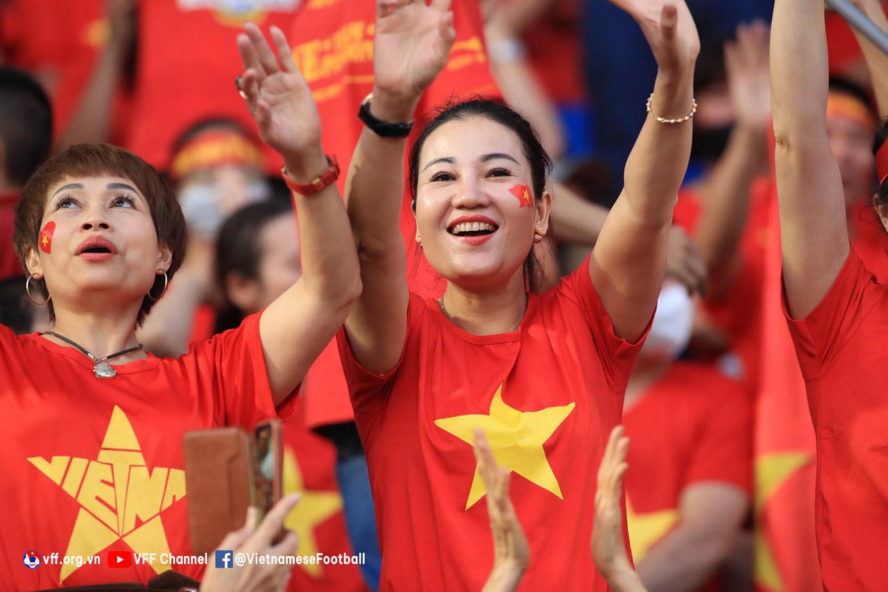 Đỗ Hùng Dũng háo hức chờ 'đối đầu' Borussia Dortmund 