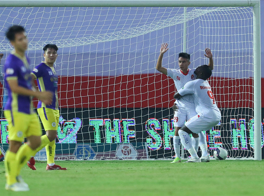 Hải Phòng "phả hơi nóng" vào Hà Nội FC