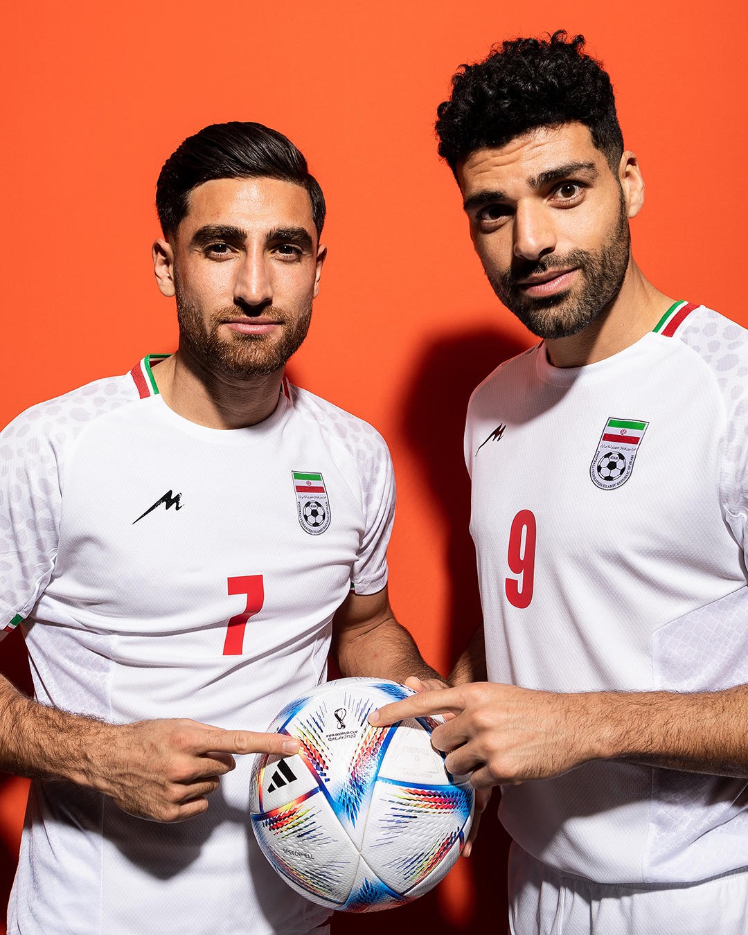 Tam sư cất tiếng