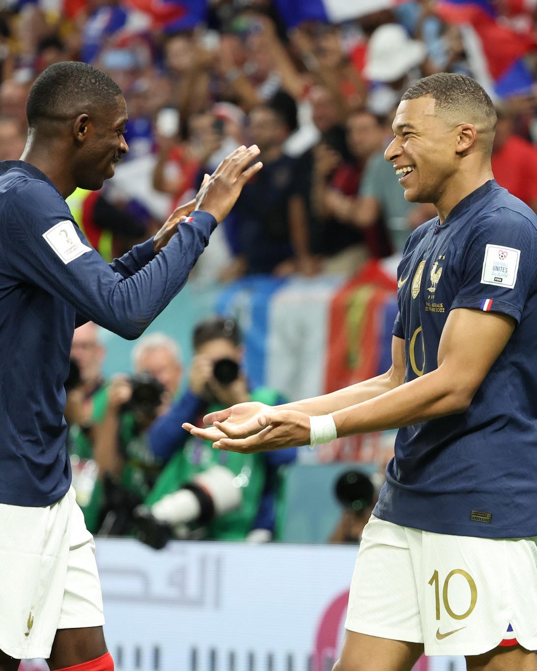 Pháp vượt qua "định mệnh" với Đan Mạch