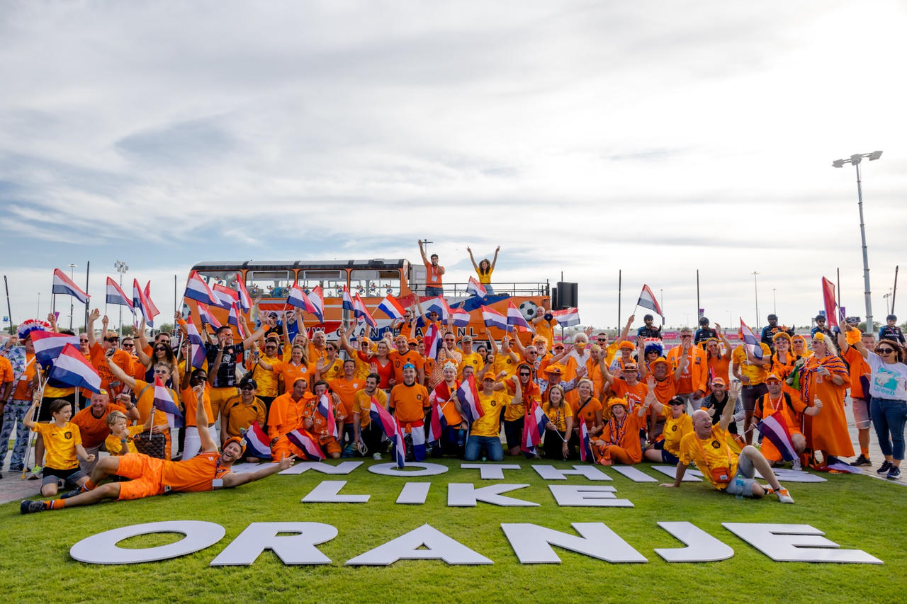 Hà Lan và Senegal vào vòng 1/8