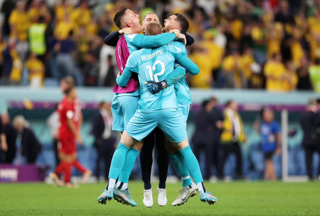 Hình ảnh ăn mừng như vô địch của đội tuyển Australia