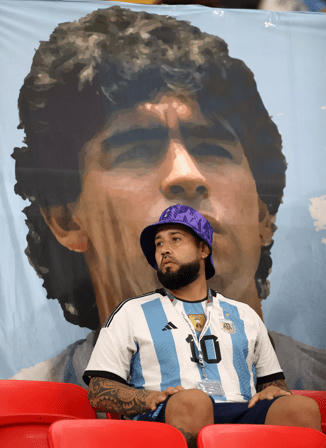 Argentina vượt qua Australia vào tứ kết