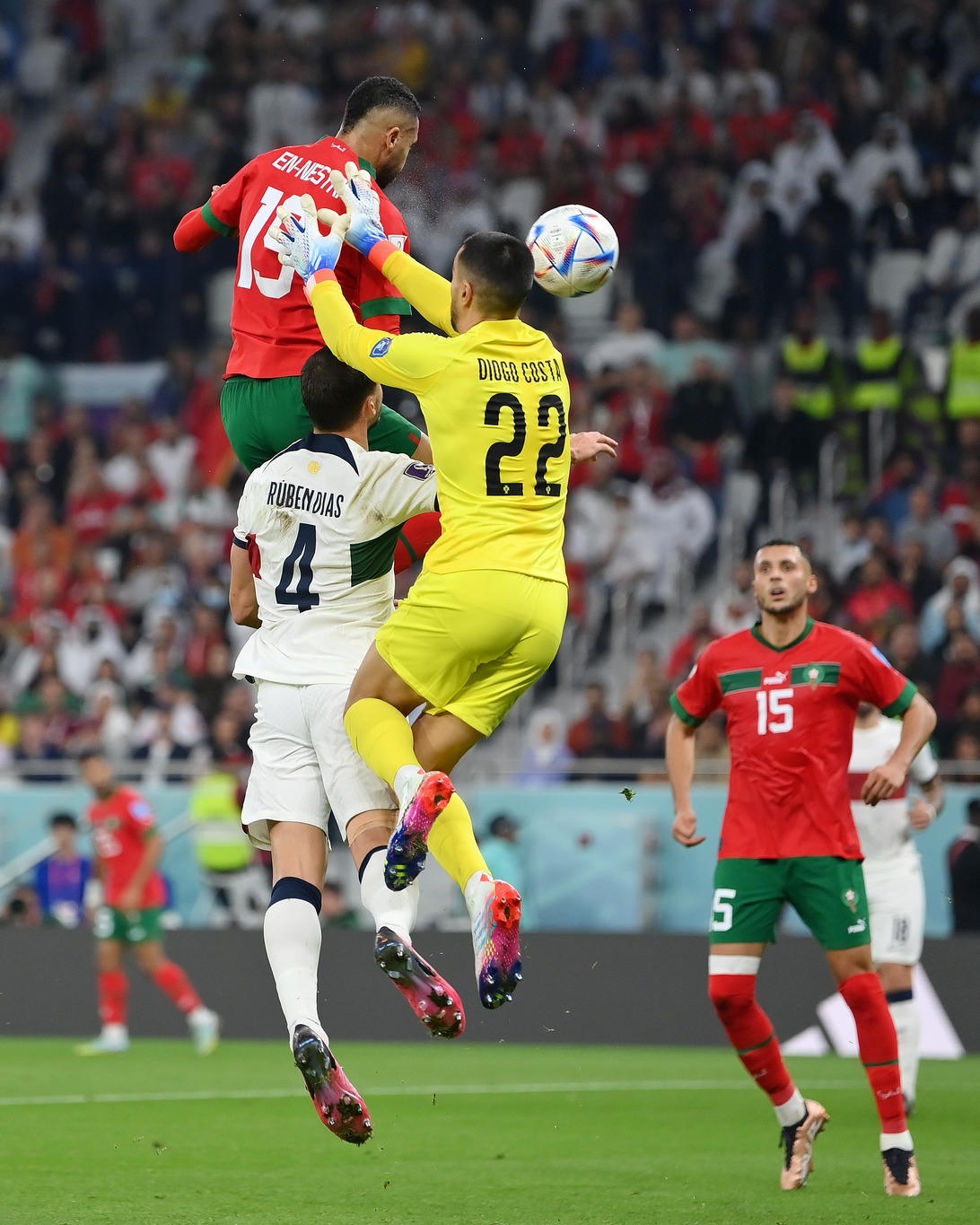 Đội tuyển Ma- rốc ăn mừng vào bán kết