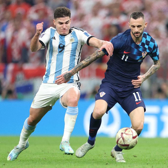 Argentina vào chung kết World Cup