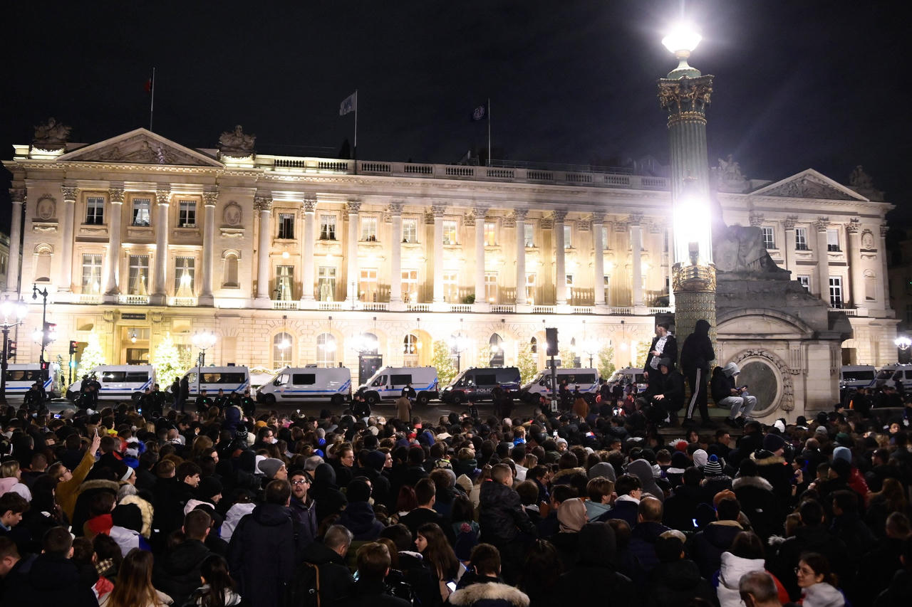 Người Pháp đón "cựu vương World Cup" về nhà