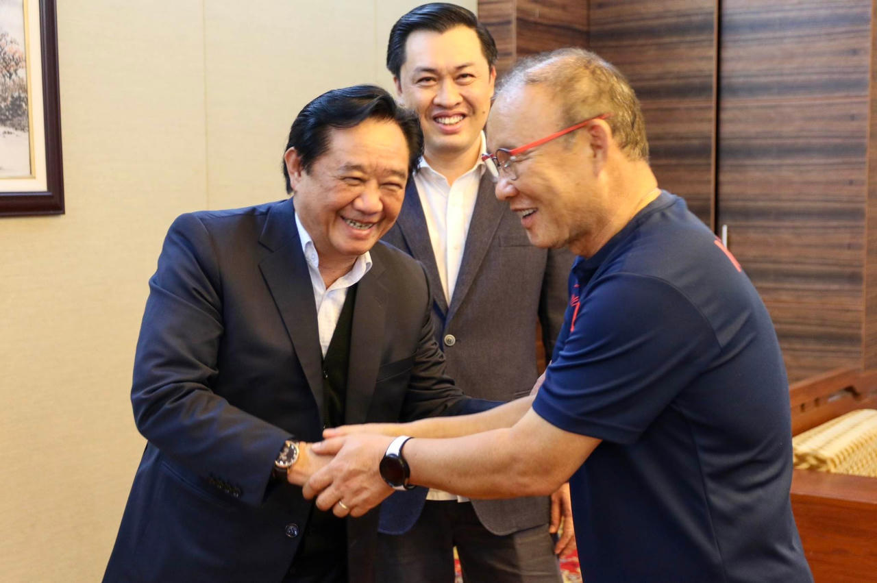 Tiến Linh được lãnh đạo tỉnh Bình Dương thưởng nóng