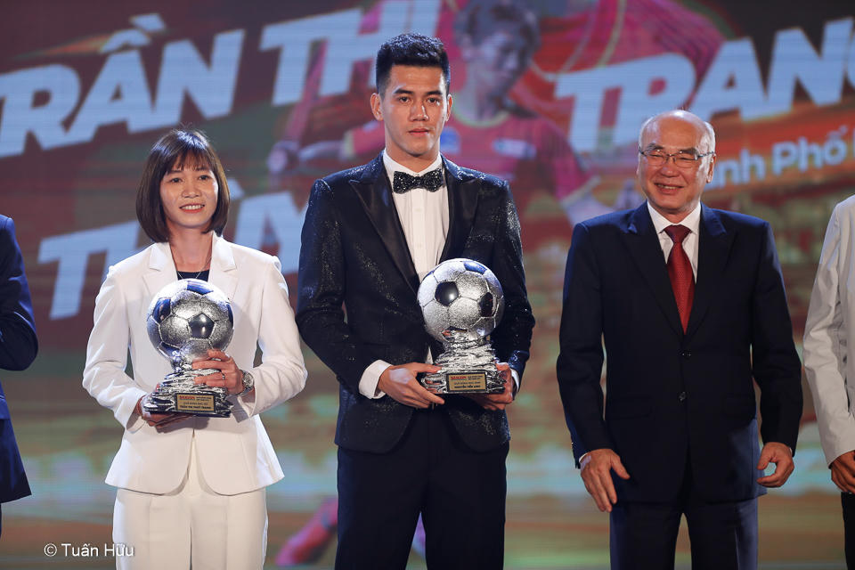 Huỳnh Như đoạt Quả bóng vàng Việt Nam 2022