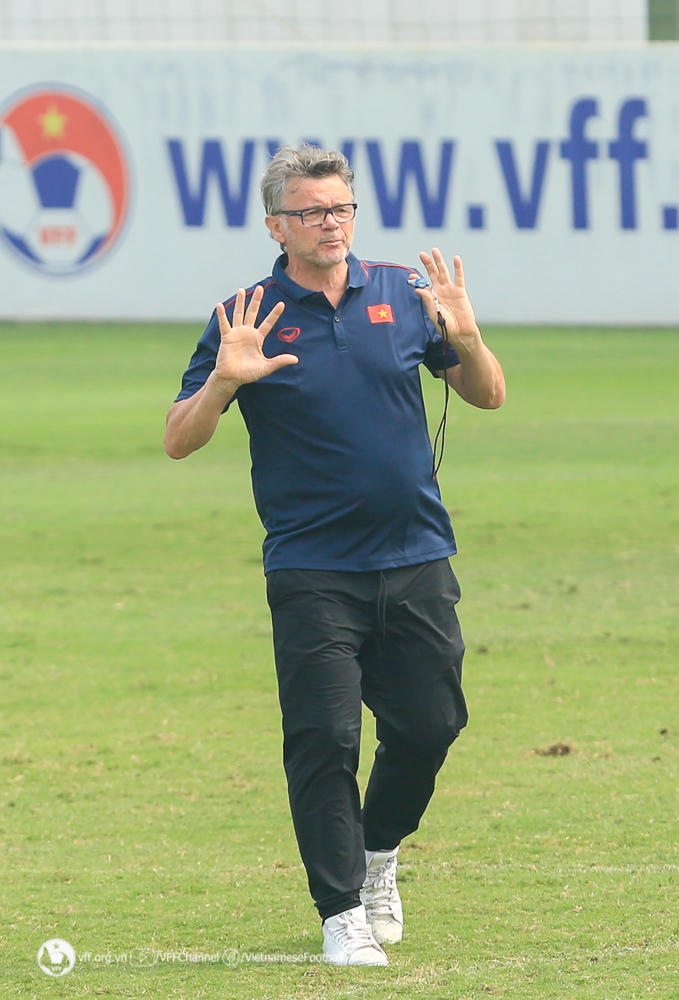 Vì sao đội tuyển quốc gia không đá giao hữu dịp FIFA days?