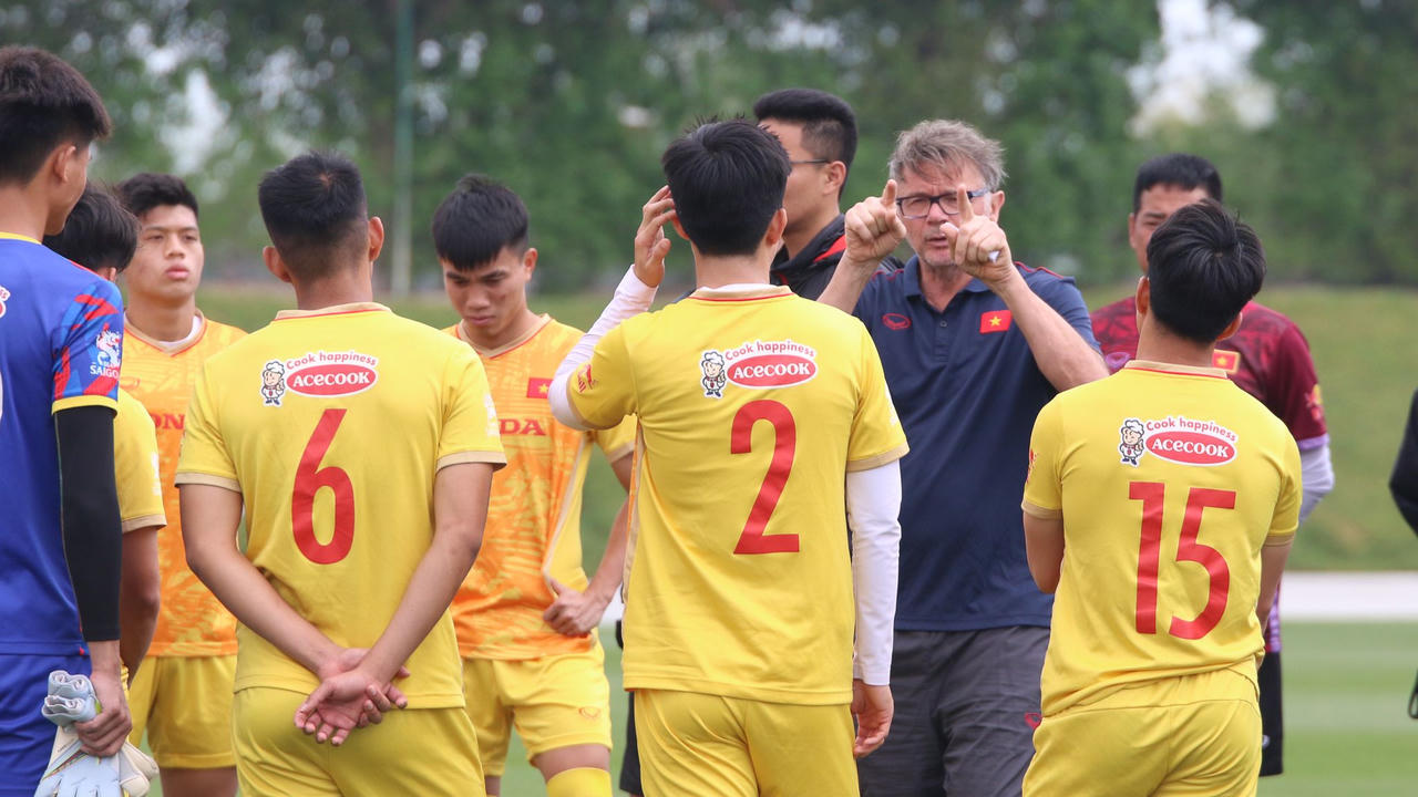 Danh sách của ông Troussier có gì đặc biệt?