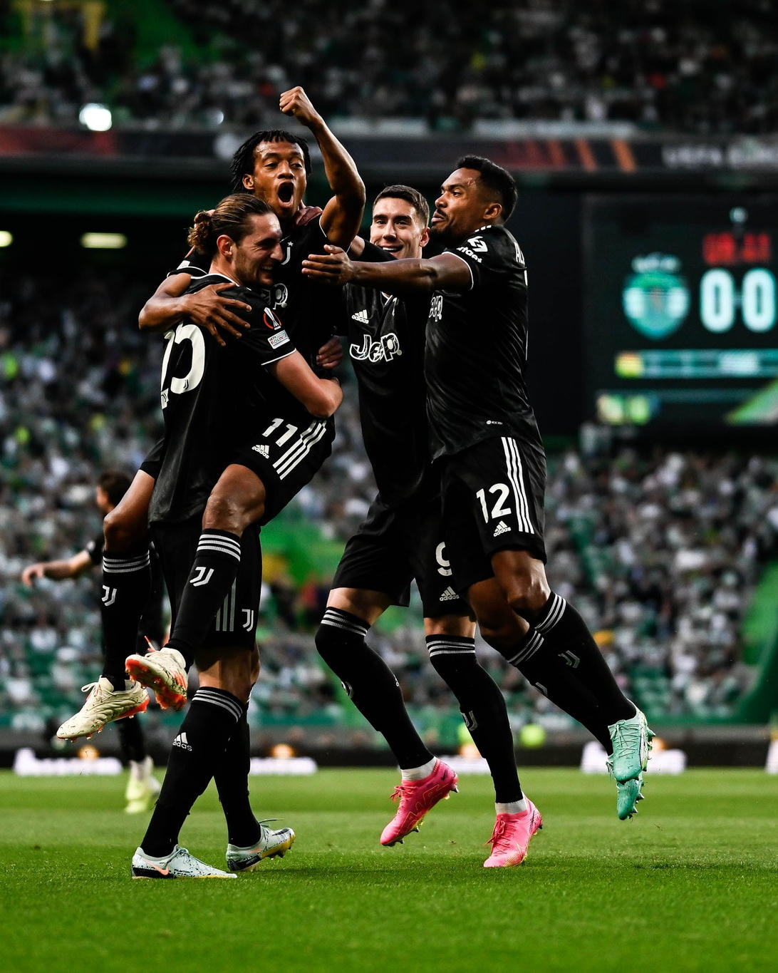 Bóng đá Ý chinh phục Châu Âu