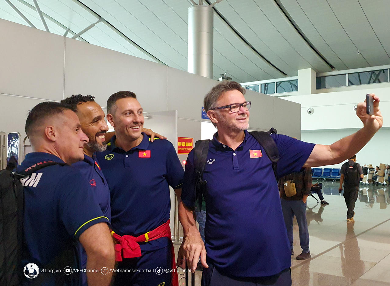  U22 Việt Nam đã lên đường sang Campuchia