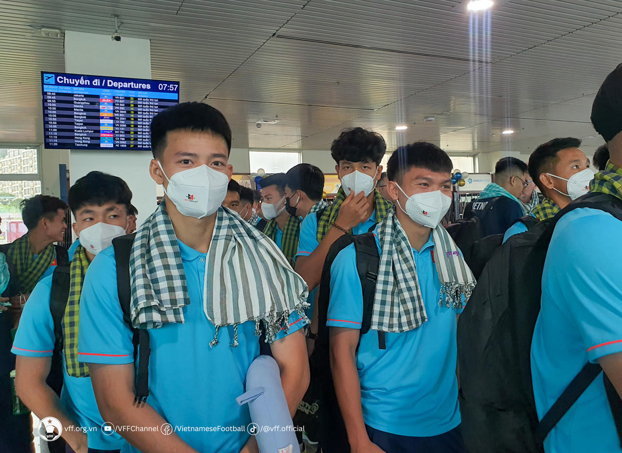  U22 Việt Nam đã lên đường sang Campuchia