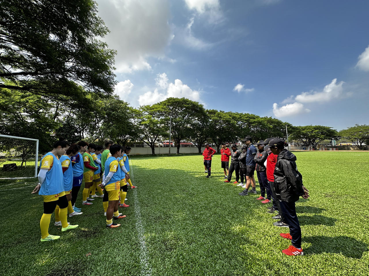 Đội tuyển nữ chuẩn bị cho trận bán kết