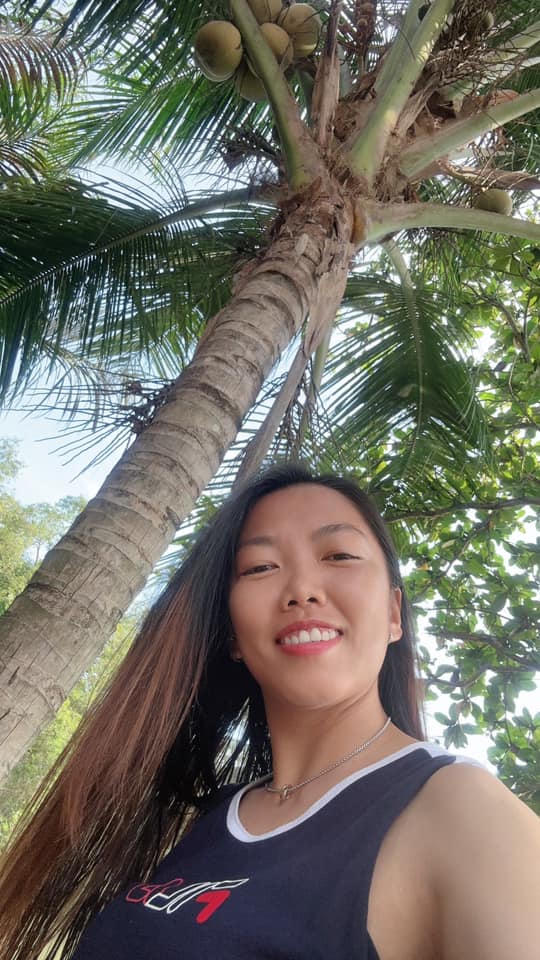 Huỳnh Như mời người hâm mộ nước dừa, Tuyết Dung mời ăn cháo vịt