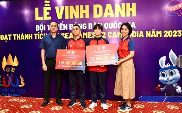 Vinh danh 2 cây vợt trẻ giành HCV SEA Games 