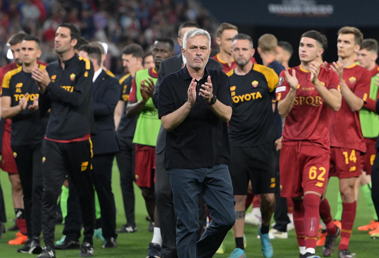 AS Roma không thể lên ngôi ở Europa League