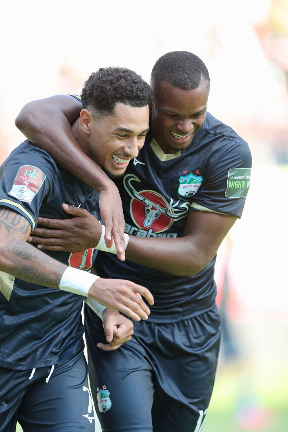 V.League 2023: Cuộc đua ở tốp đầu