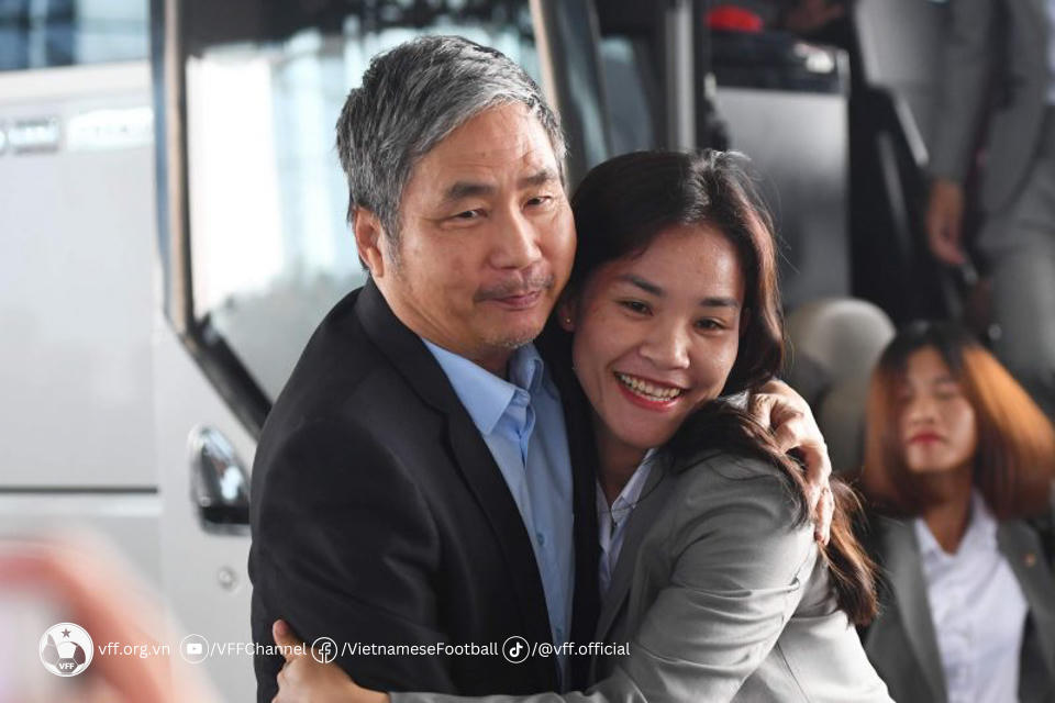 Đội tuyển nữ Việt Nam mang 56 kiện hành lý đi thi đấu World Cup