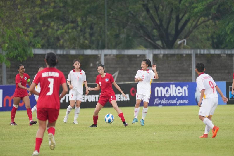U19 nữ Việt Nam thắng đậm 5-0 U19 nữ Singapore 