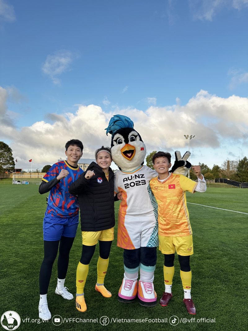 Đội tuyển nữ Việt Nam giao lưu cùng người hâm mộ tại Auckland