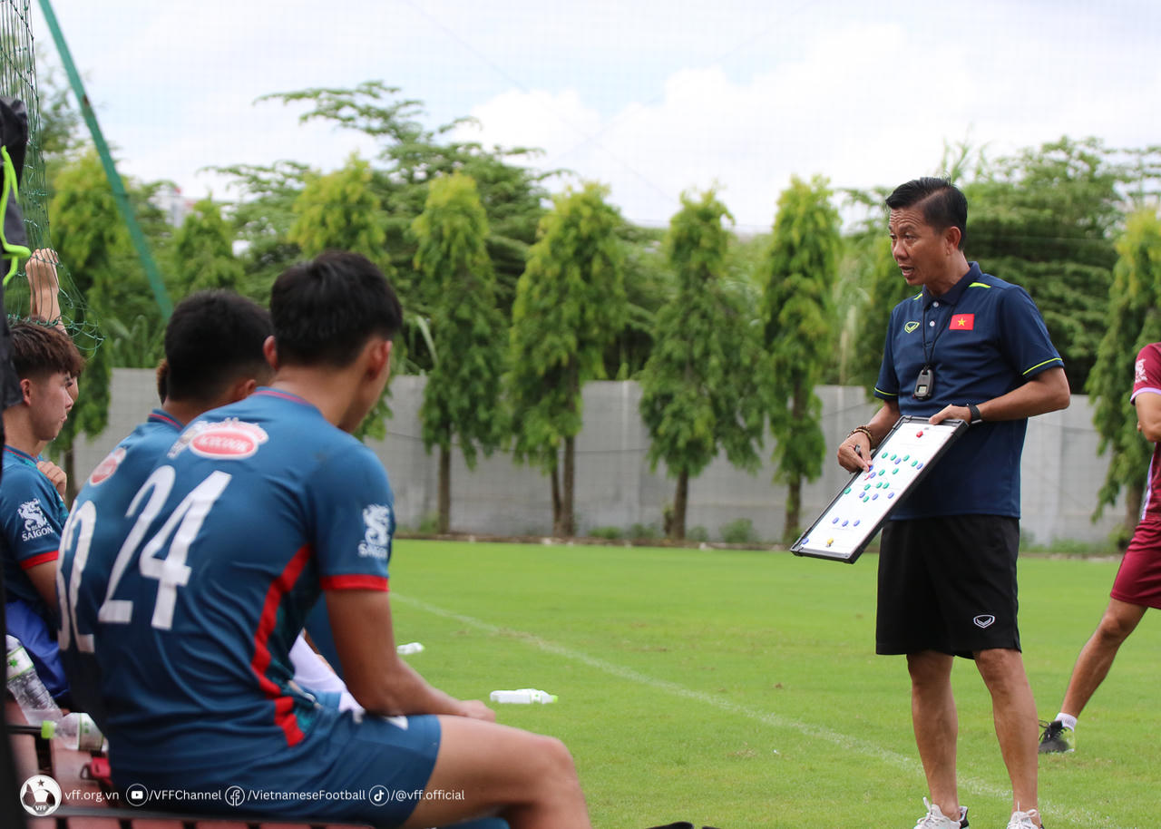 Ông Hoàng Anh Tuấn cho hội quân chuẩn bị cho ASIAD 19