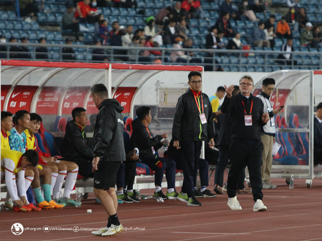 Ông Troussier bảo vệ Tiến Linh