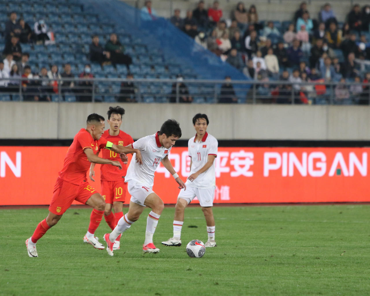 Ông Troussier bảo vệ Tiến Linh