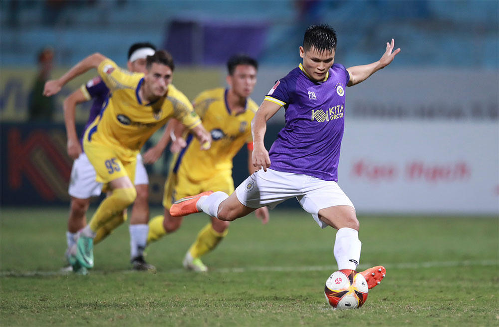 Vòng 5 V.League: Nhóm đầu bảng bám đuổi nhau 
