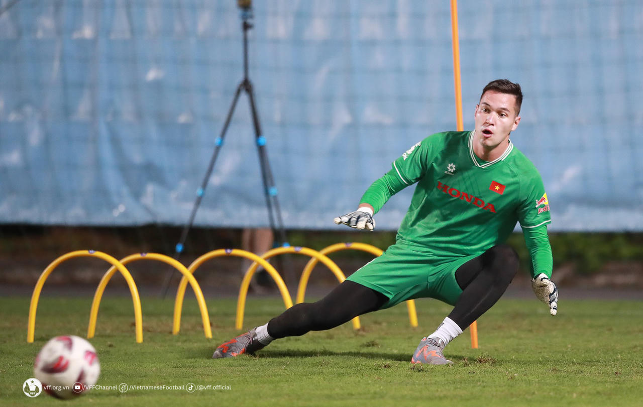 "Nhiều cầu thủ chấn thương không ảnh hưởng đến đội tuyển"